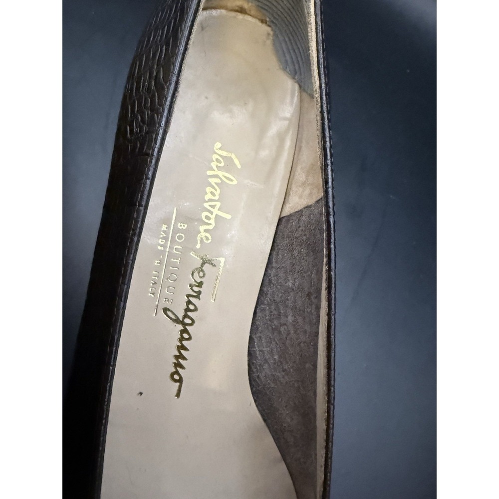 Salvatore Ferragamo Boutique Brown Croc Embossed‎ Leather Pumps 7.5B Italy - Picture 7 of 8